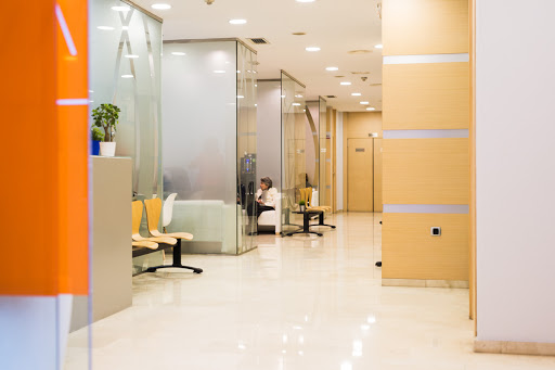 Clínica Oftalmológica AVANZA en Valencia - Visión Salud y Belleza